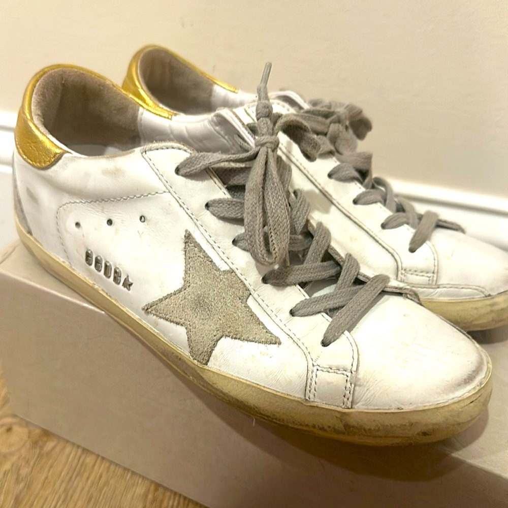 Golden Goose Like New 37 SUPER-STAR CLASSIC 
LEATHER SUEDE STAR WHITE ICE GOLD.